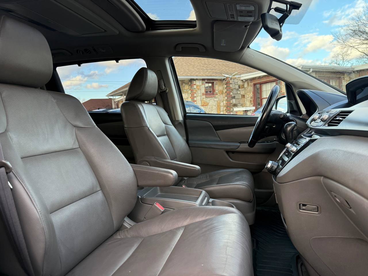 Used 2012 Honda Odyssey Touring image 32