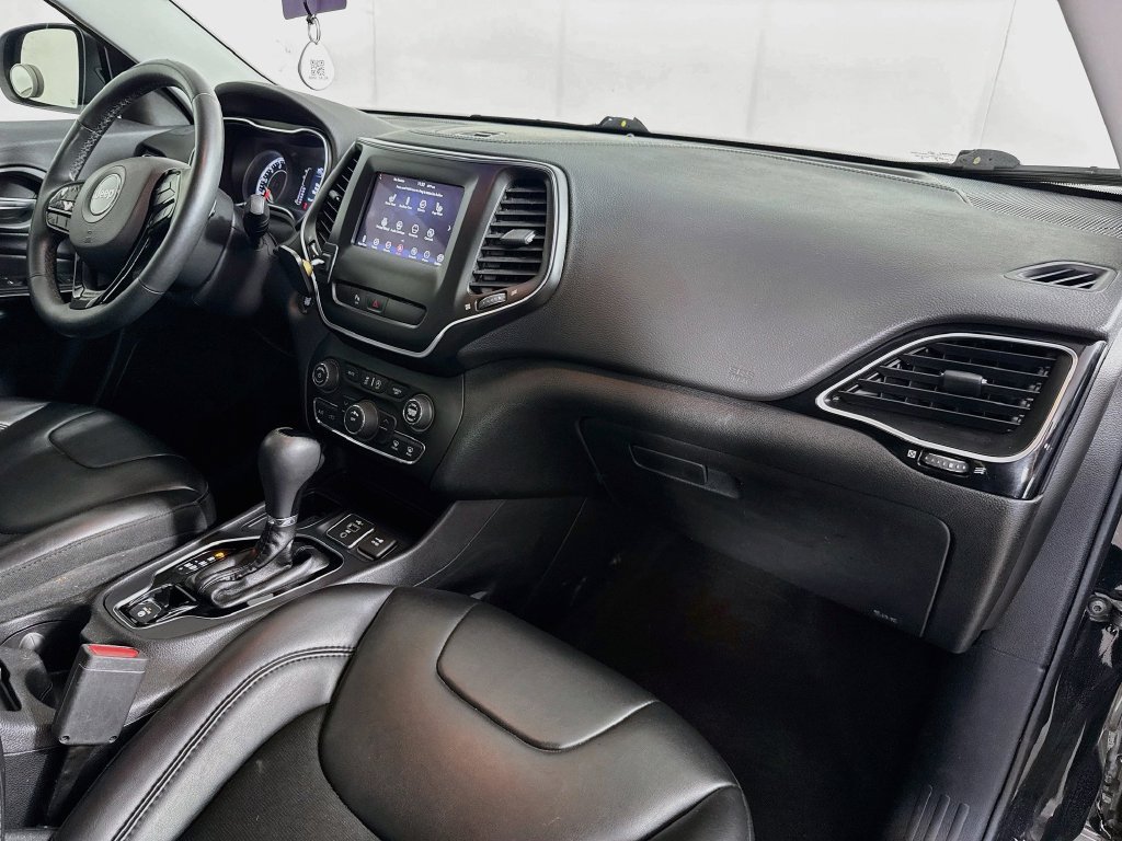 Used 2019 Jeep Cherokee Latitude Plus FWD image 36