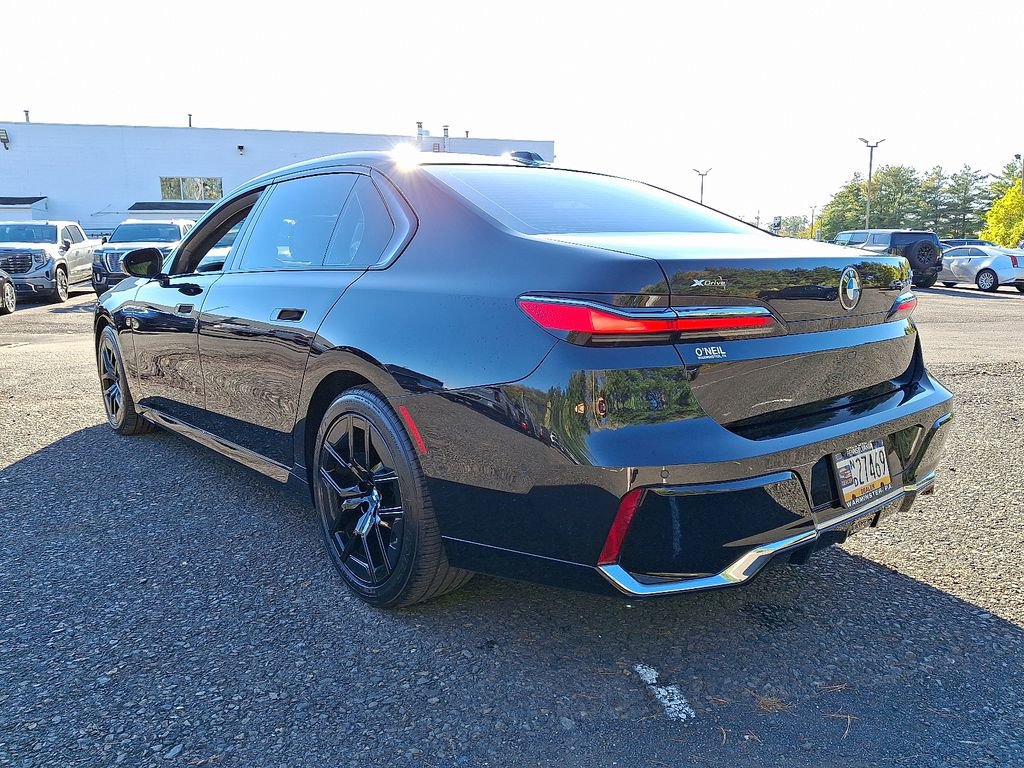 Used 2025 BMW 740i xDrive image 4