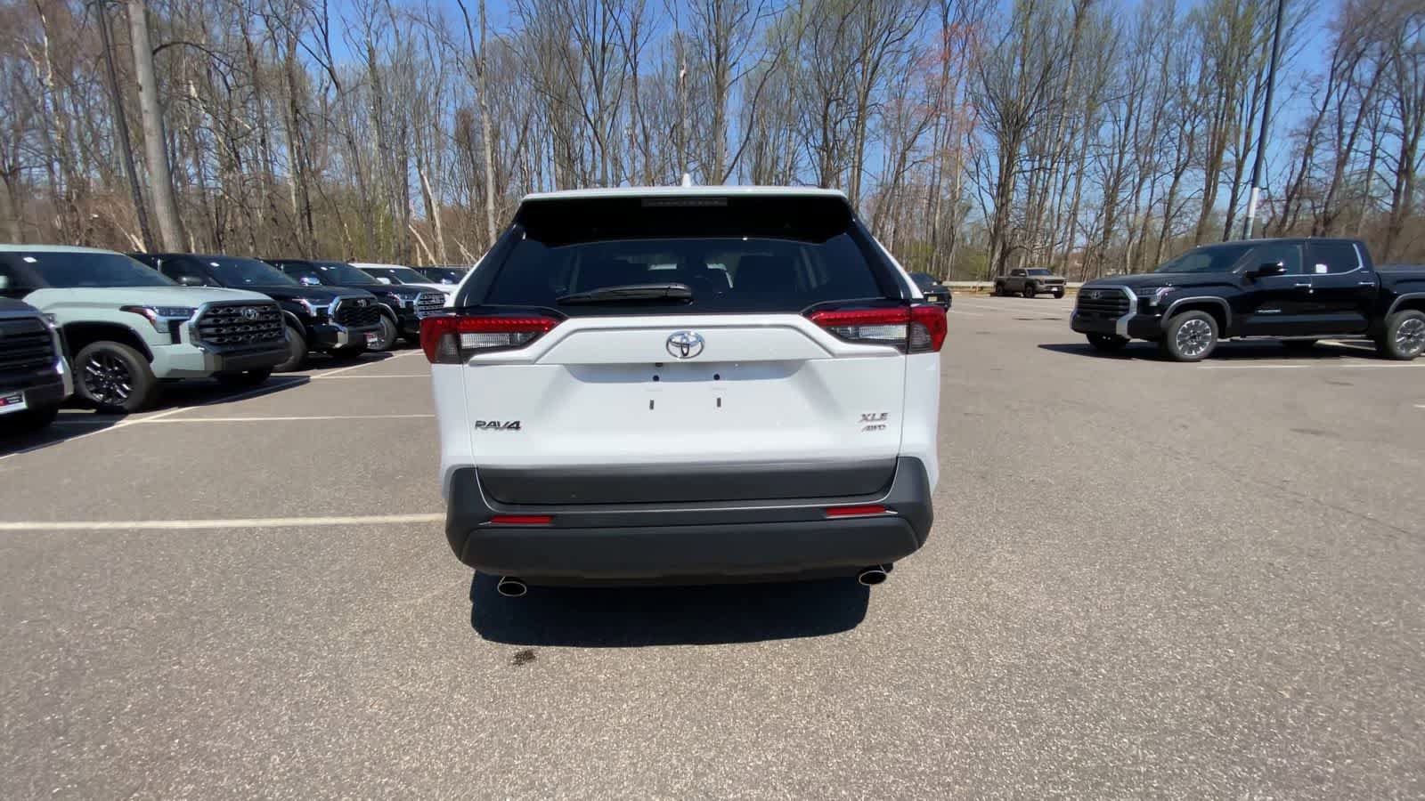 Used 2025 Toyota RAV4 XLE image 10