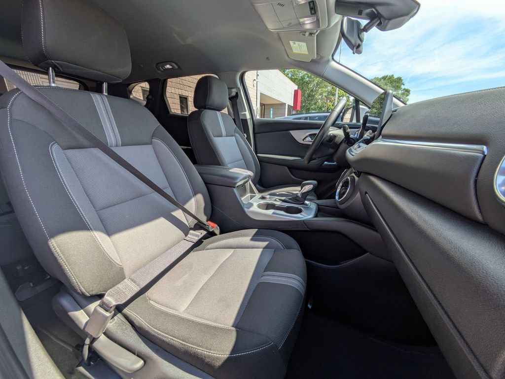 Used 2025 Chevrolet Blazer LT FWD image 31