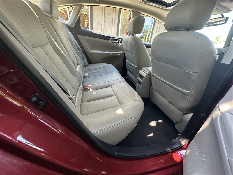 Used 2015 Nissan Sentra SL w/ SL Premium Package FWD image 9