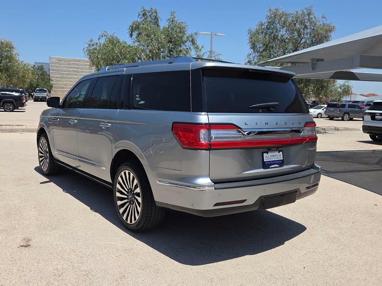 Used 2020 Lincoln Navigator L Black Label w/ Cargo Convenience Package AWD/4WD image 6