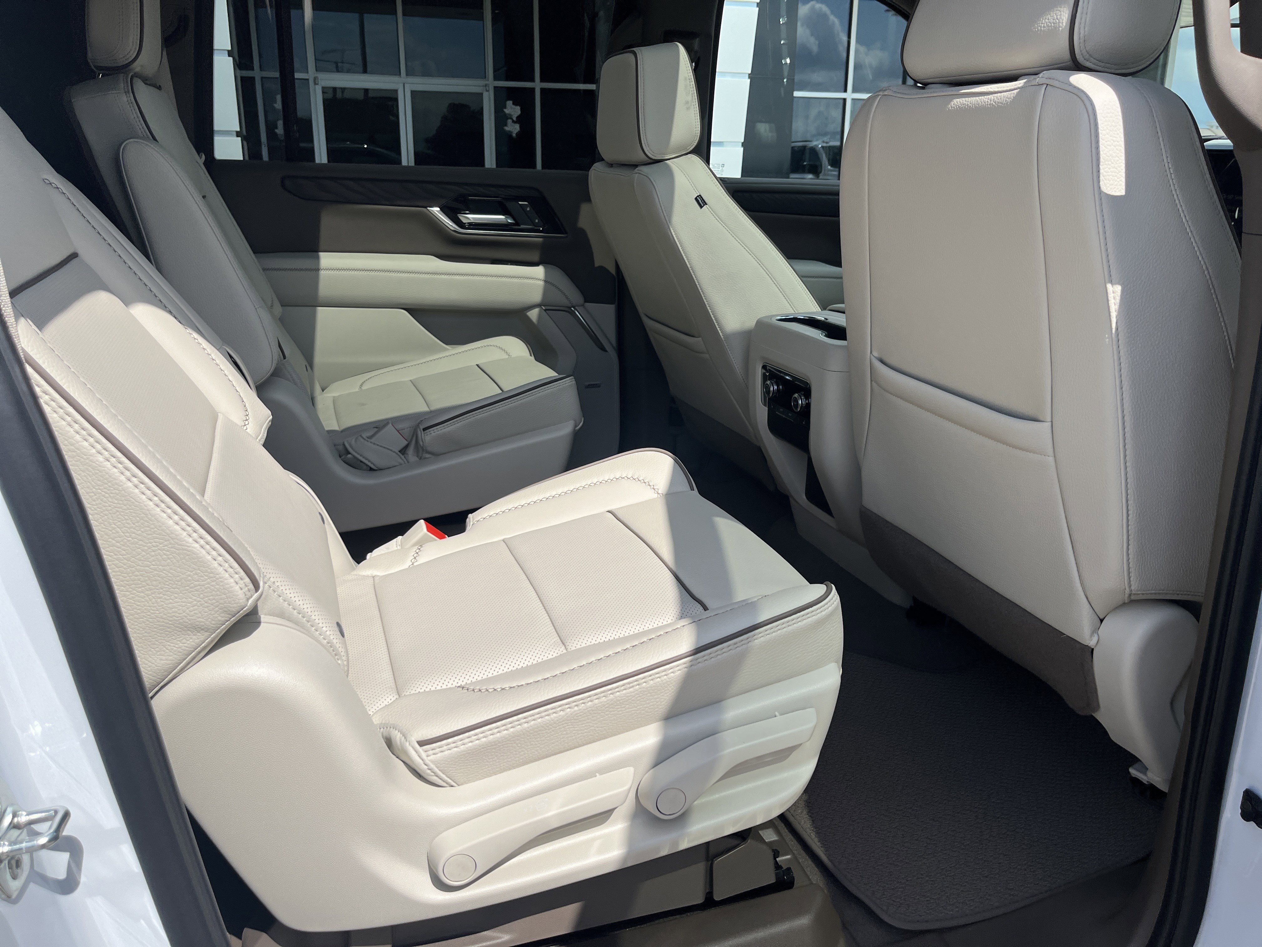 New 2026 GMC Yukon XL Denali w/ Sun & Power Step Package AWD/4WD image 16