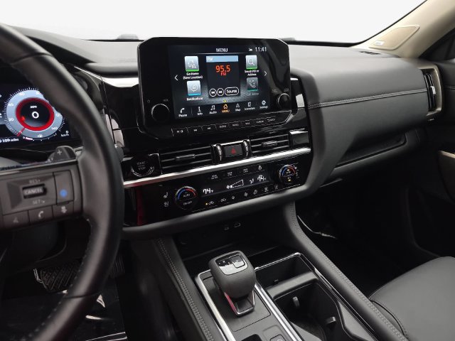 Used 2025 Nissan Pathfinder Platinum FWD image 20