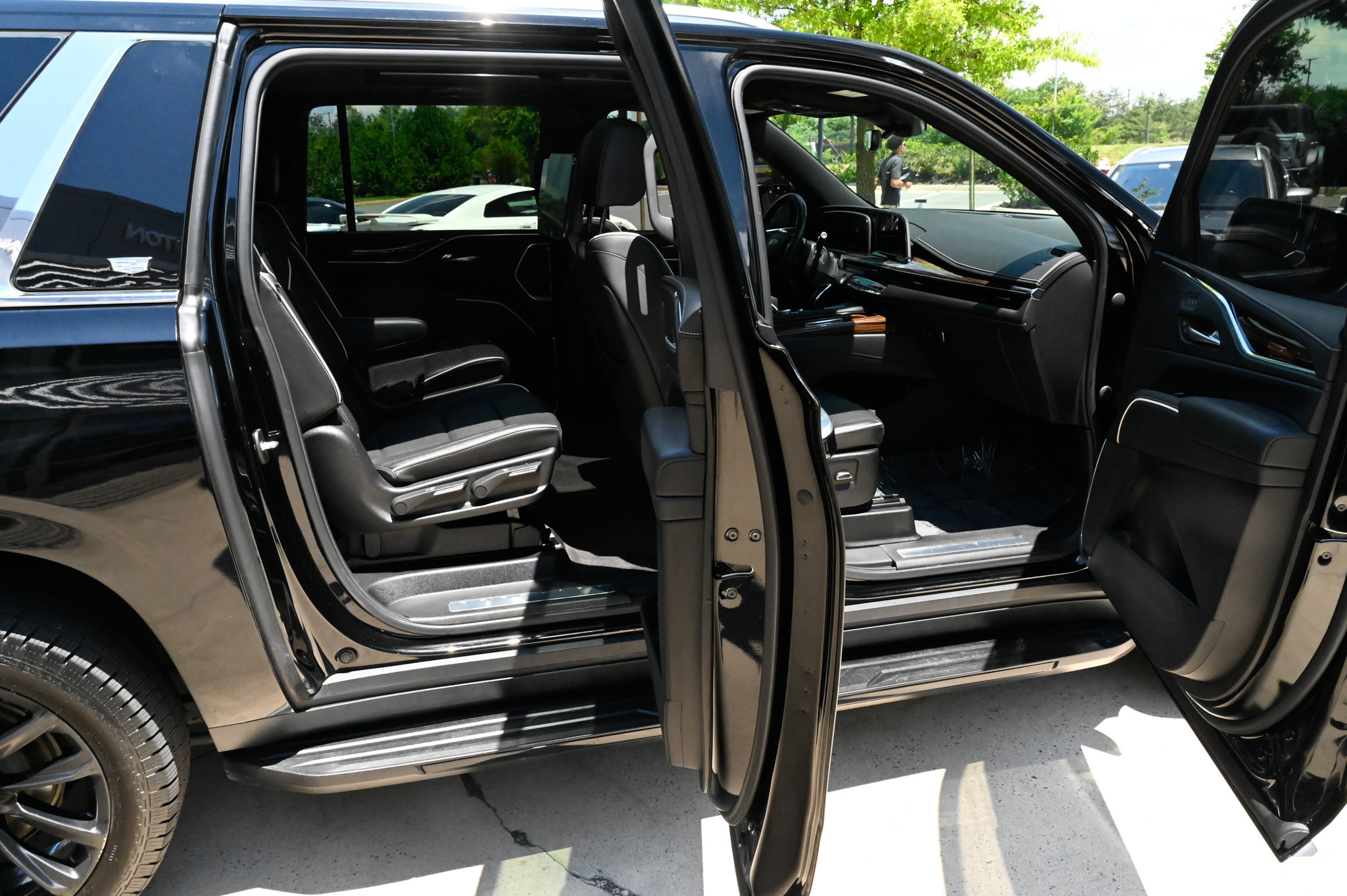 Used 2021 Cadillac Escalade ESV Premium Luxury AWD/4WD image 49