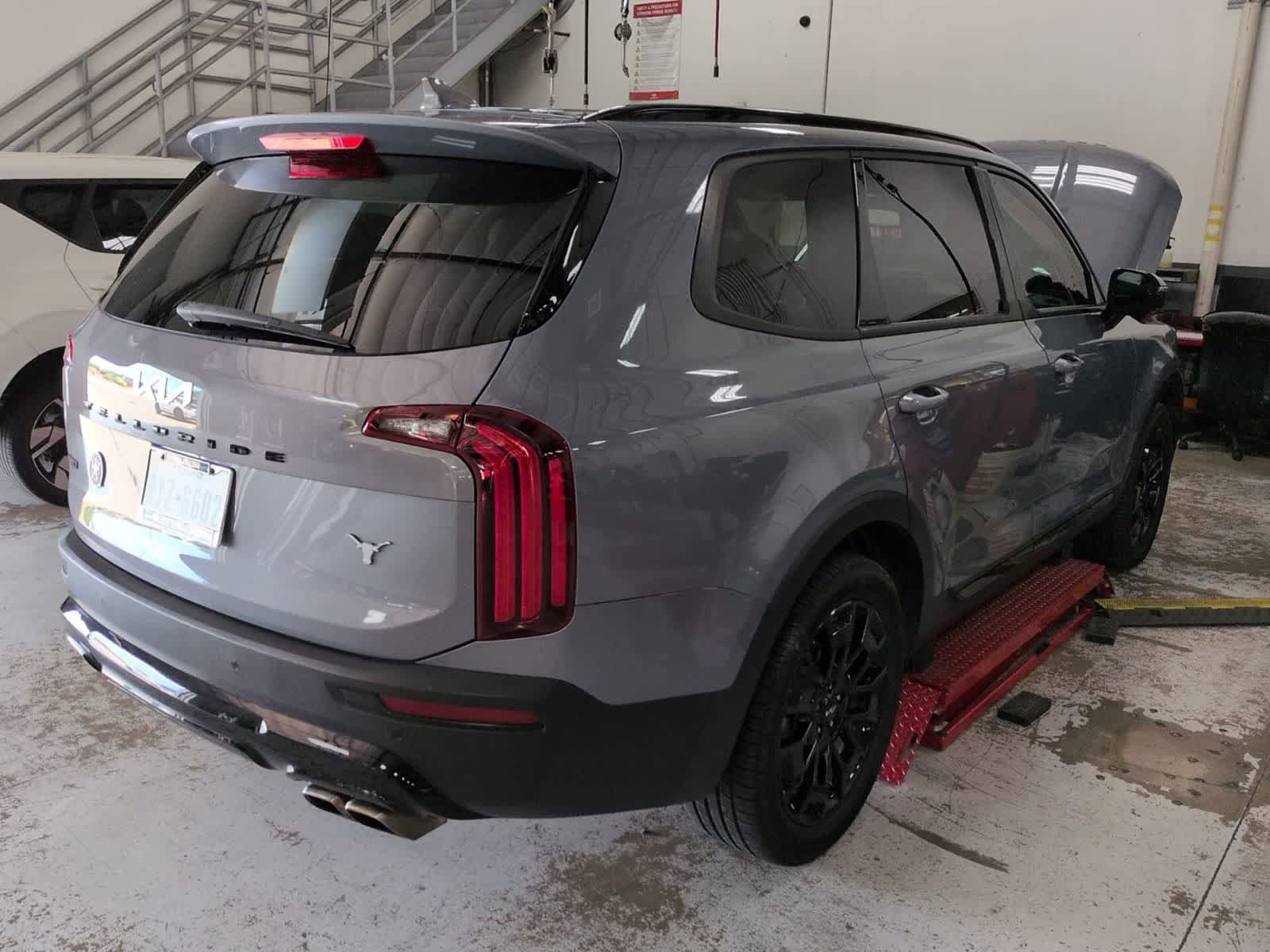 Certified 2022 Kia Telluride SX w/ SX Prestige Package AWD/4WD image 4