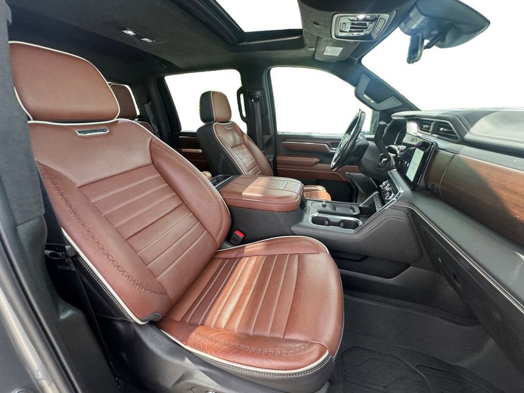 Used 2024 GMC Sierra 3500 Denali Ultimate AWD/4WD image 16