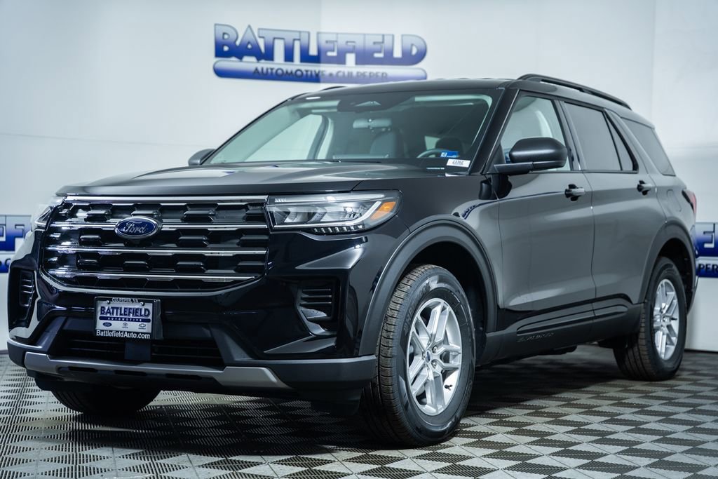 New 2026 Ford Explorer Active AWD/4WD image 3