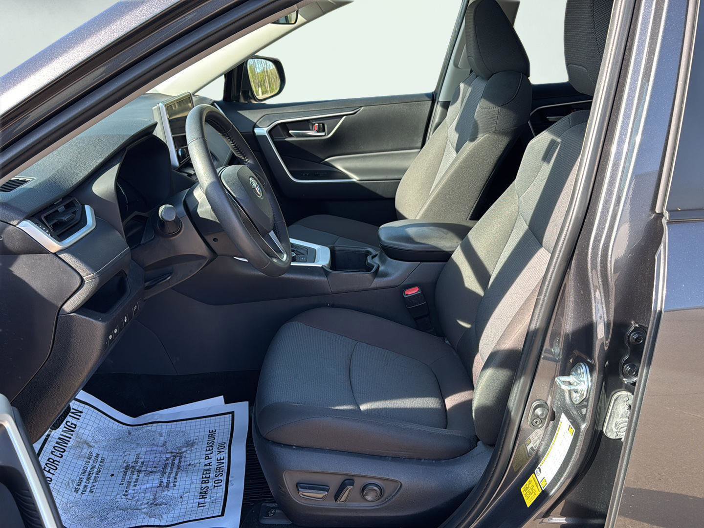 Used 2024 Toyota RAV4 XLE w/ Convenience Package image 9