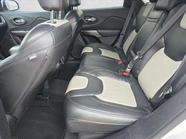 Used 2019 Jeep Cherokee Latitude w/ Popular Appearance Group image 13