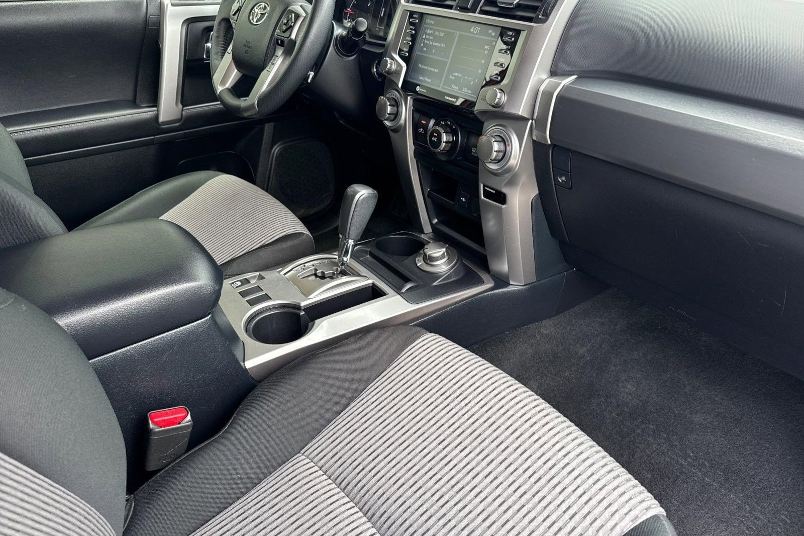 Certified 2024 Toyota 4Runner SR5 AWD/4WD image 32