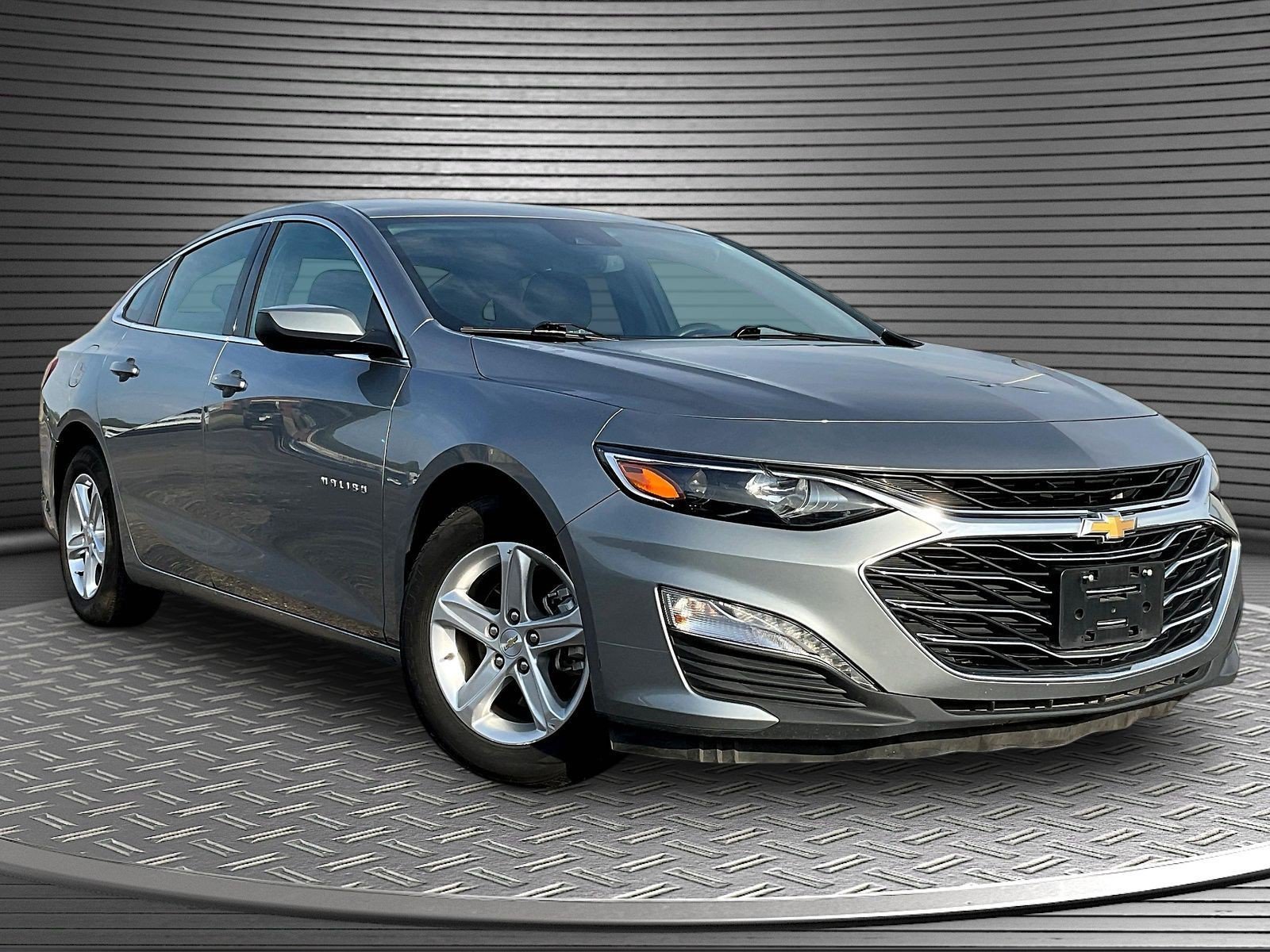 Used 2024 Chevrolet Malibu LT FWD image 1