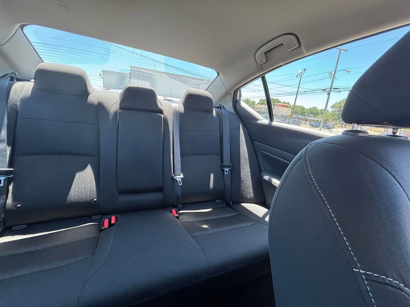 Used 2025 Nissan Altima 2.5 SV FWD image 38