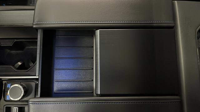 Used 2024 Toyota Sequoia Platinum image 24