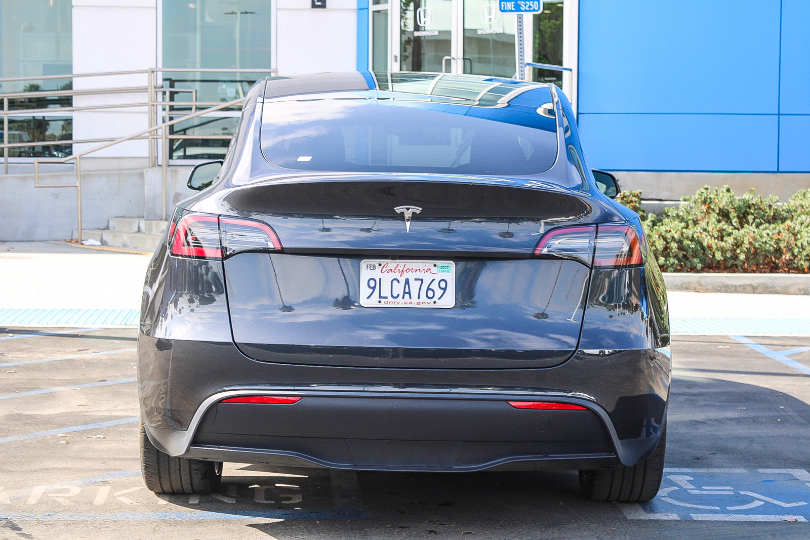 Used 2024 Tesla Model Y Long Range RWD image 6