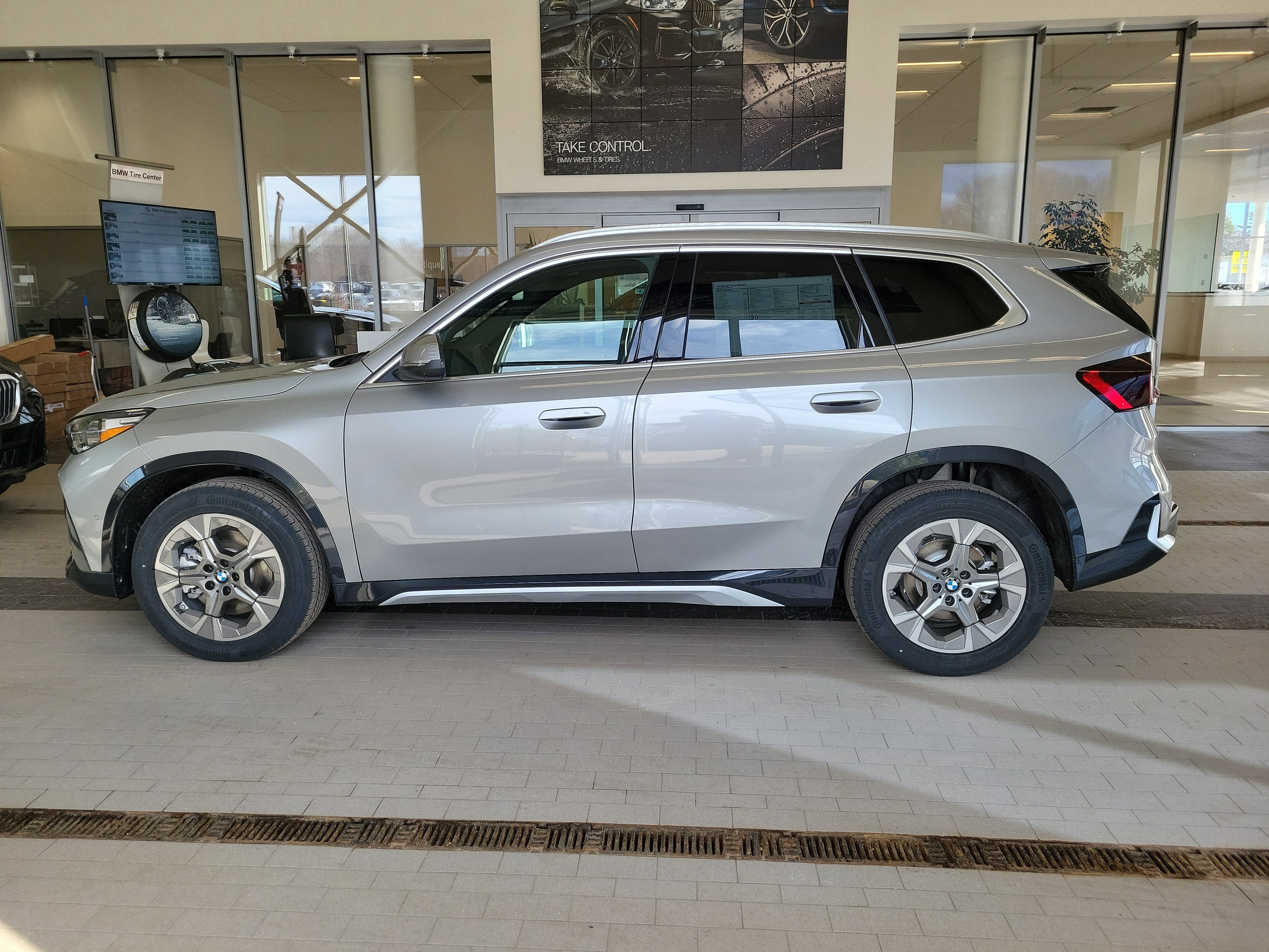 New 2026 BMW X1 xDrive28i w/ Technology Package AWD/4WD image 2