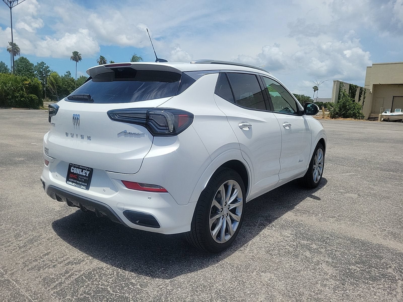 Used 2024 Buick Encore GX Avenir w/ Avenir Technology Package FWD image 6