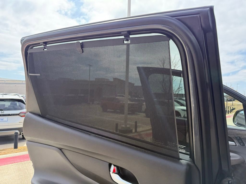 Used 2020 Hyundai Santa Fe Limited image 25