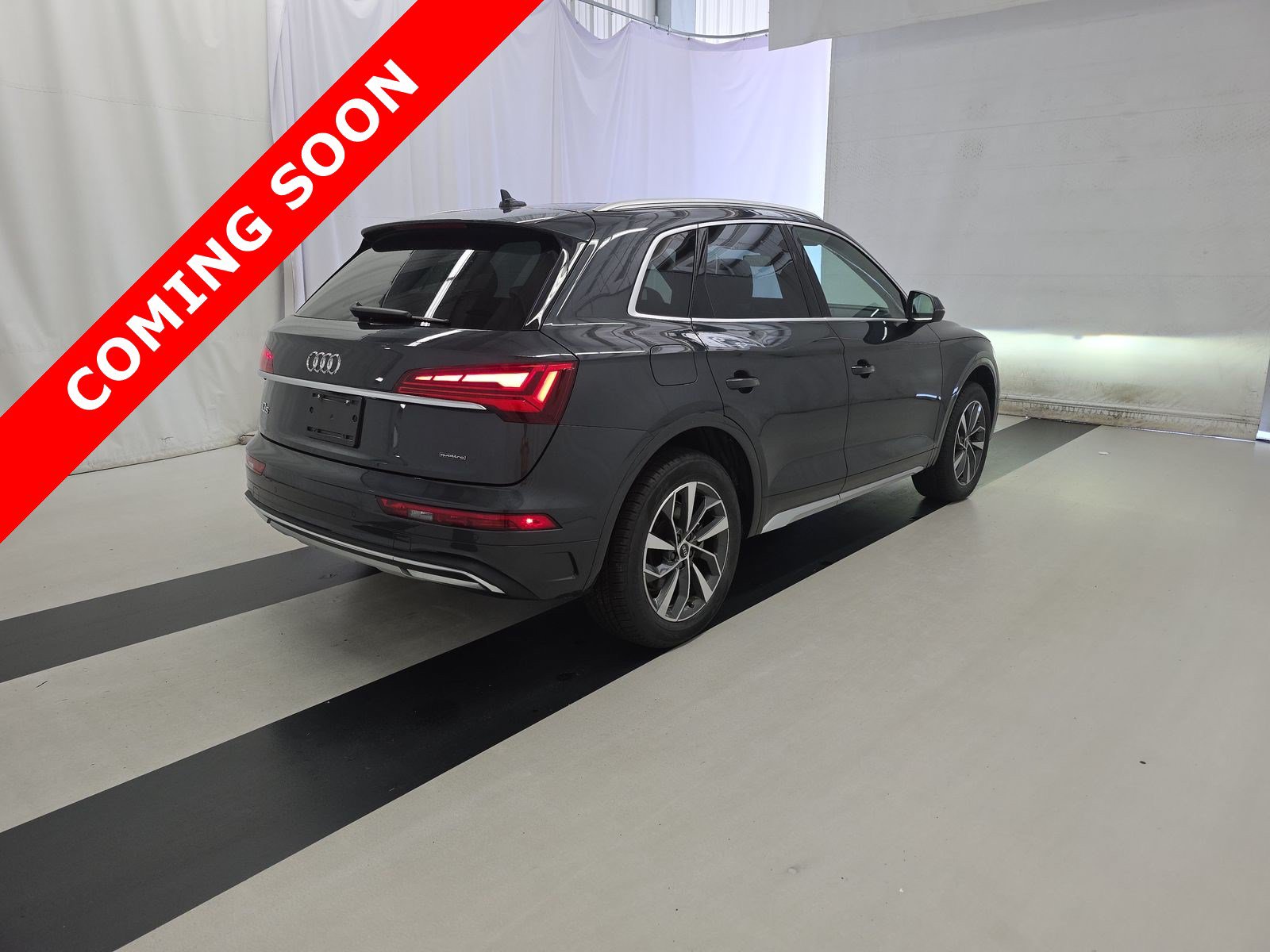 Used 2021 Audi Q5 2.0T Premium w/ Convenience Package AWD/4WD image 3