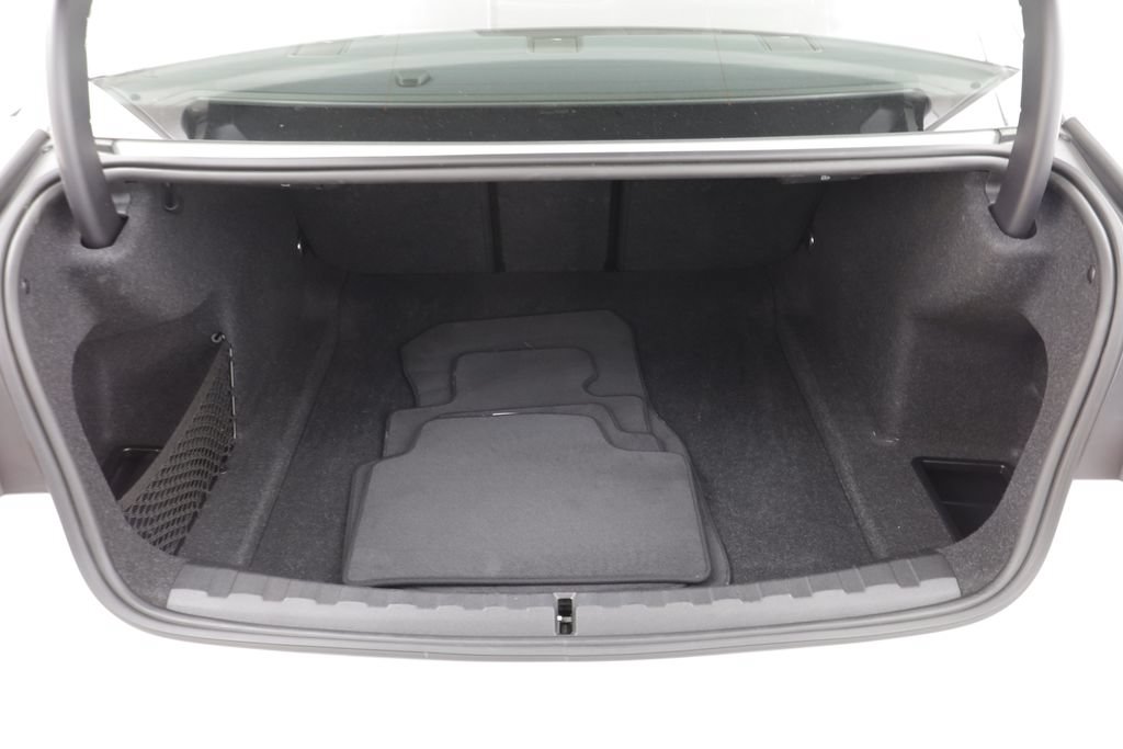 Used 2026 BMW 330i xDrive Sedan AWD/4WD image 18