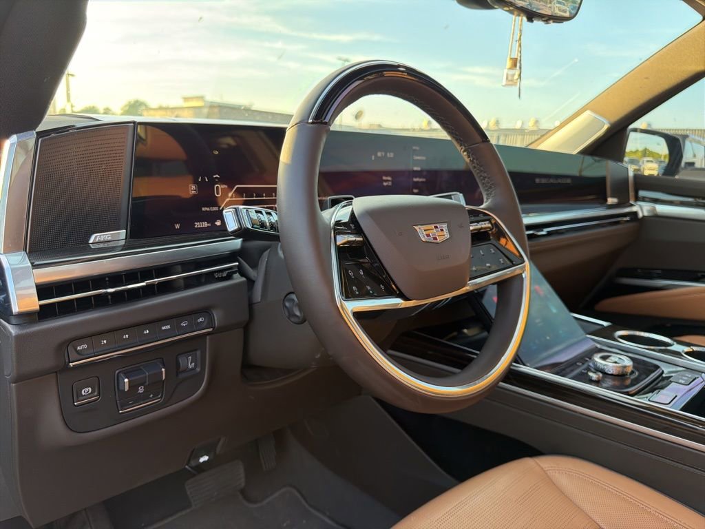 Used 2025 Cadillac Escalade Premium Luxury w/ Touring Package image 20