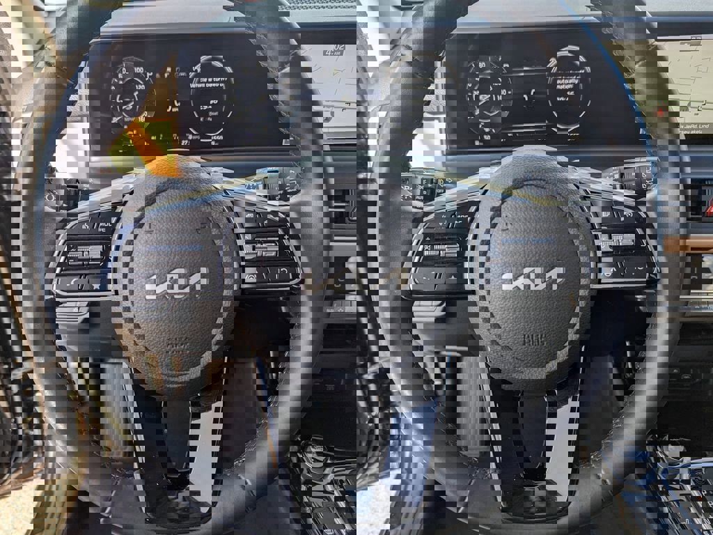 Certified 2024 Kia Seltos EX image 31