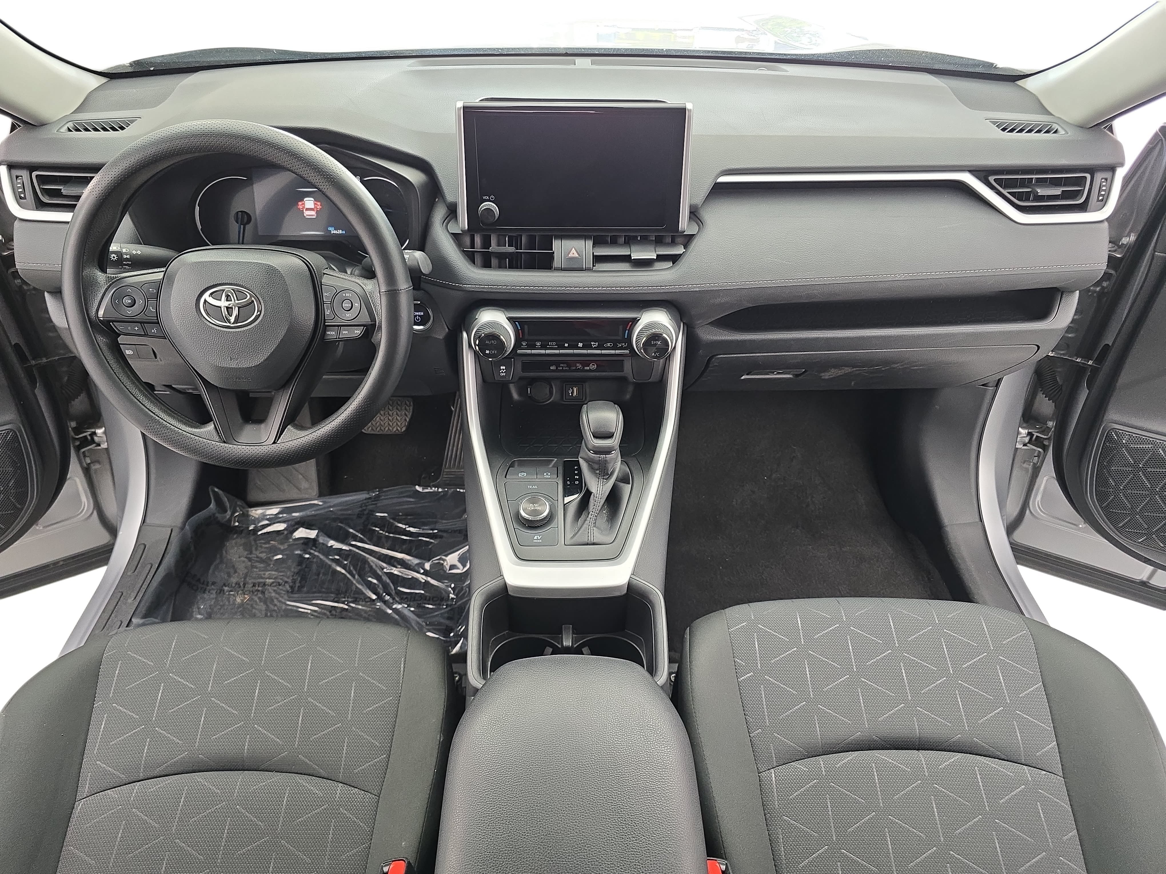 Used 2024 Toyota RAV4 XLE AWD/4WD image 9