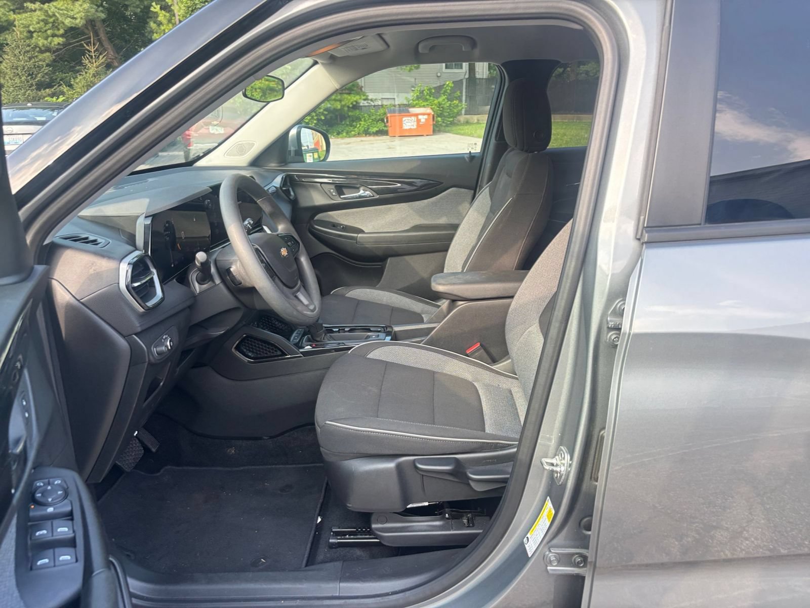 Used 2025 Chevrolet TrailBlazer LT FWD image 21