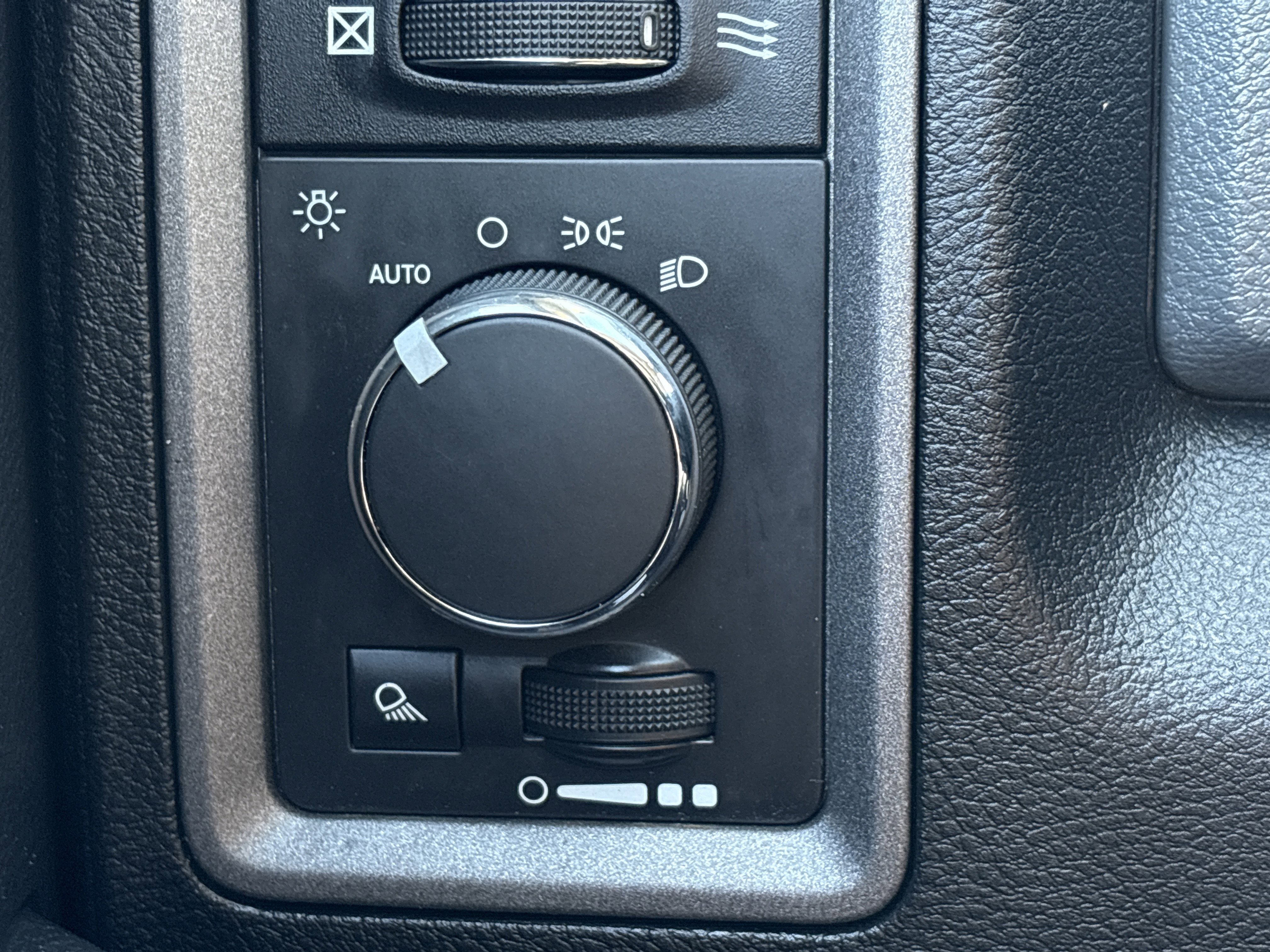 Used 2016 RAM 1500 Tradesman RWD image 28