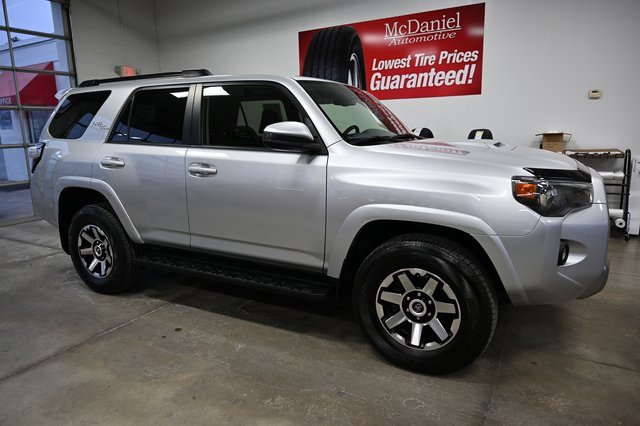 Used 2024 Toyota 4Runner TRD Off-Road image 4