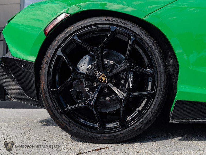 Used 2024 Lamborghini Revuelto image 41