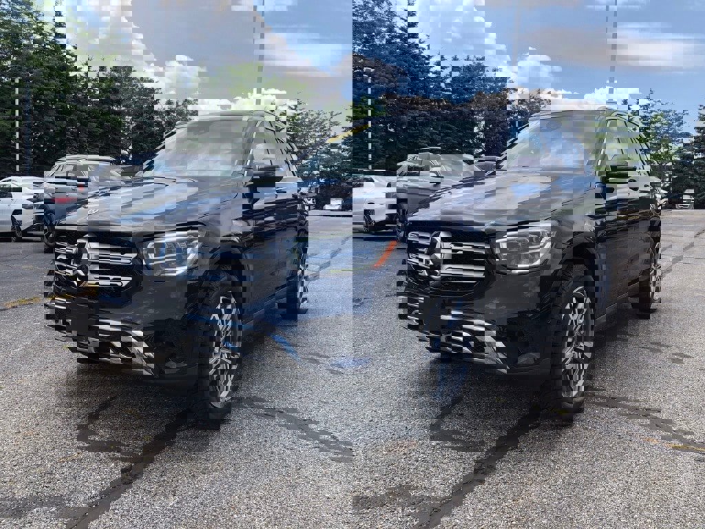Used 2021 Mercedes-Benz GLC 300 4MATIC w/ Multimedia Package image 3