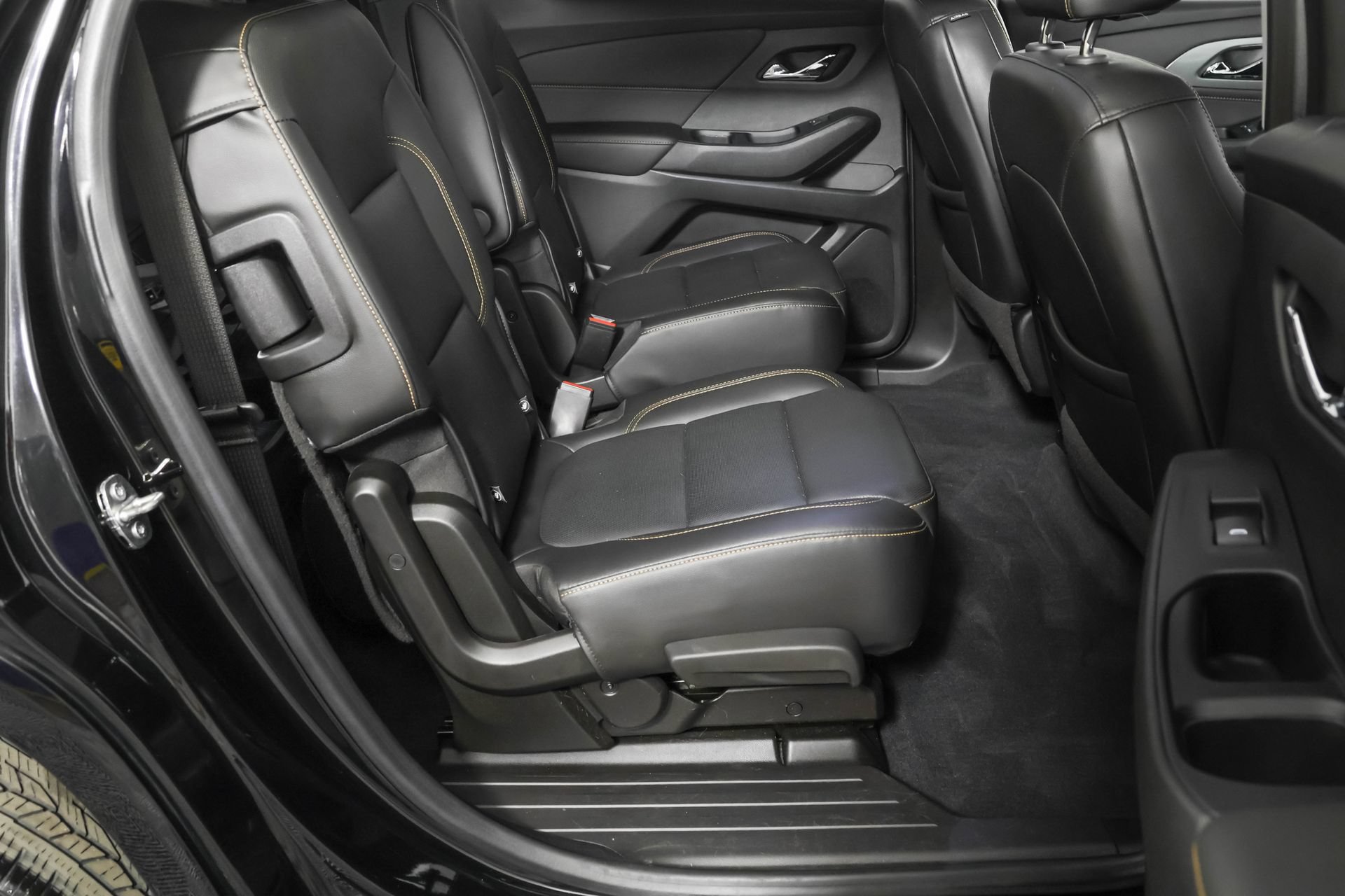 Used 2020 Chevrolet Traverse Premier w/ Redline Edition AWD/4WD image 43