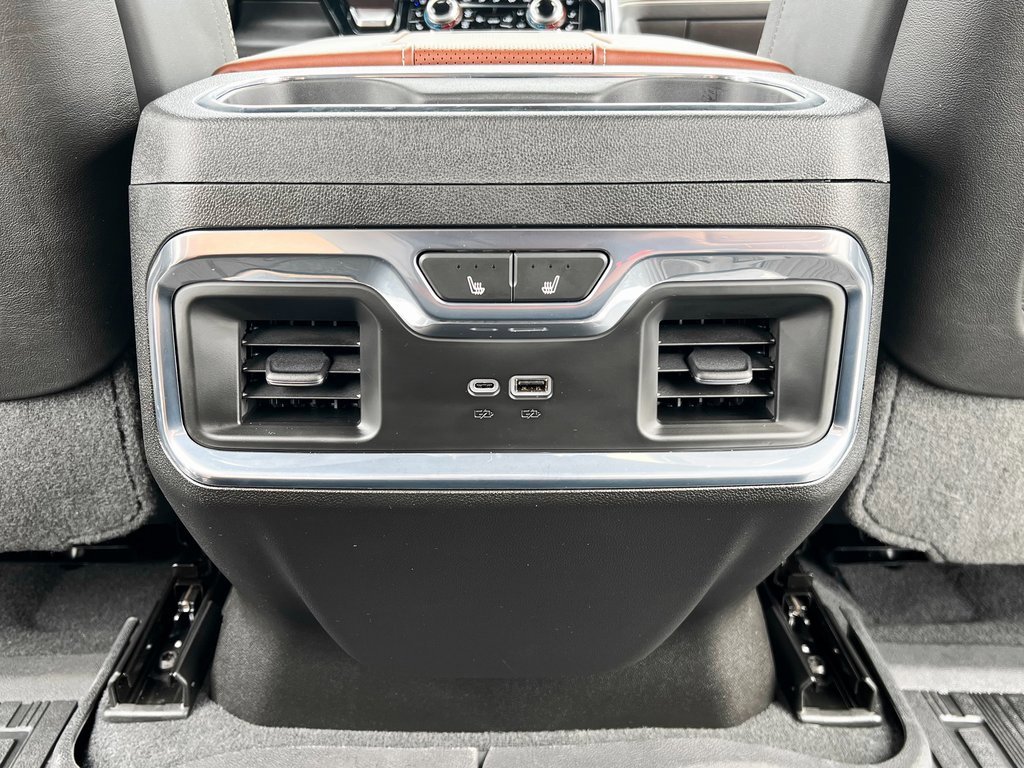 Used 2024 GMC Sierra 3500 Denali Ultimate image 26