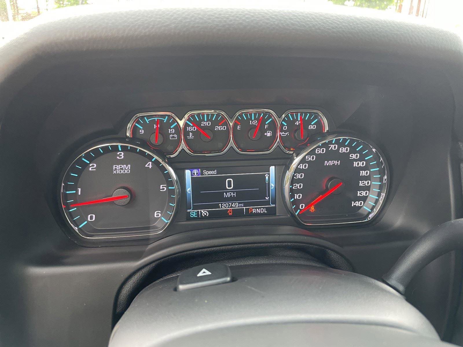 Used 2018 Chevrolet Suburban LT w/ Luxury Package RWD image 14