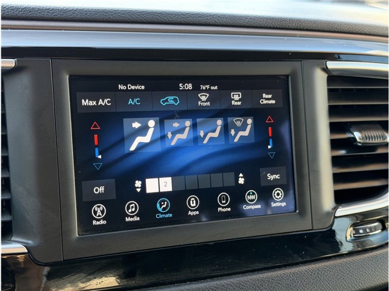 Used 2021 Chrysler Voyager Lxi image 43
