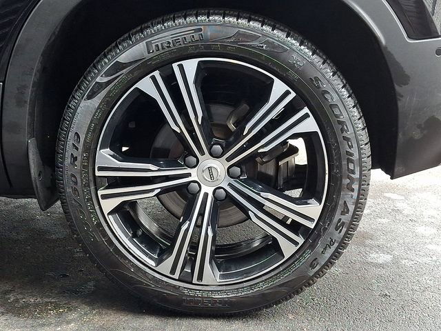 Used 2019 Volvo XC40 T5 Inscription image 14