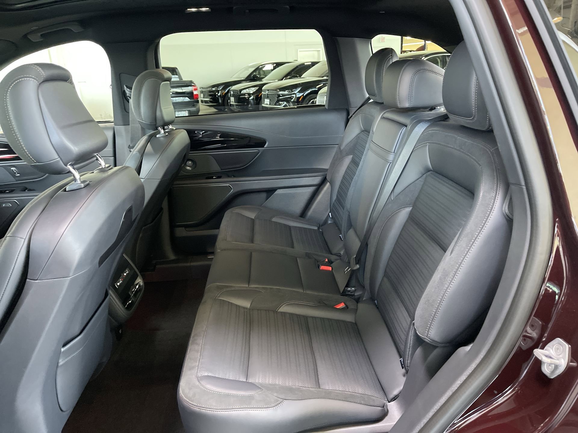 New 2024 Lincoln Nautilus Reserve w/ Equipment Group 202A image 30