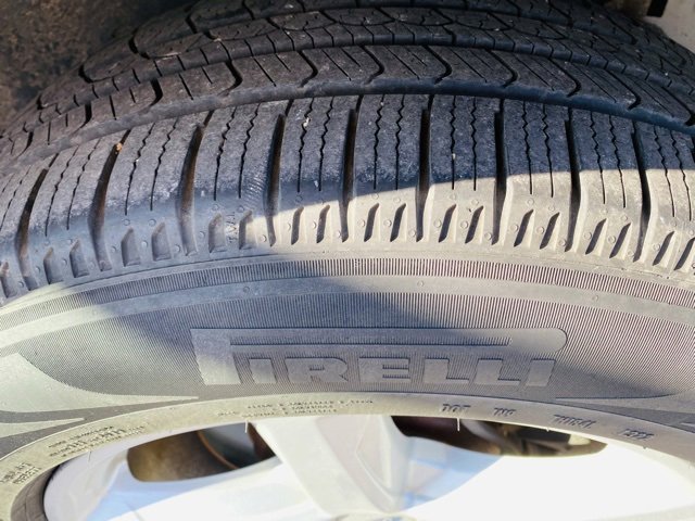 Used 2018 Ford Explorer XLT w/ Equipment Group 202A image 32