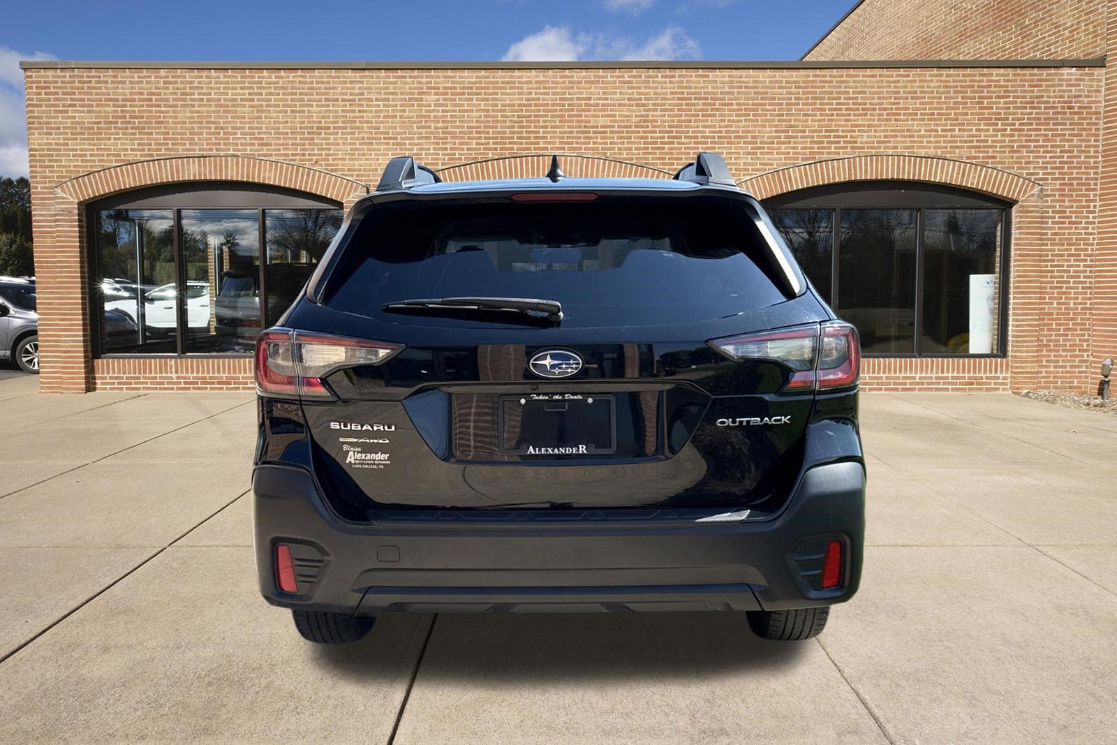 Used 2022 Subaru Outback Premium w/ Popular Package #1 AWD/4WD image 4