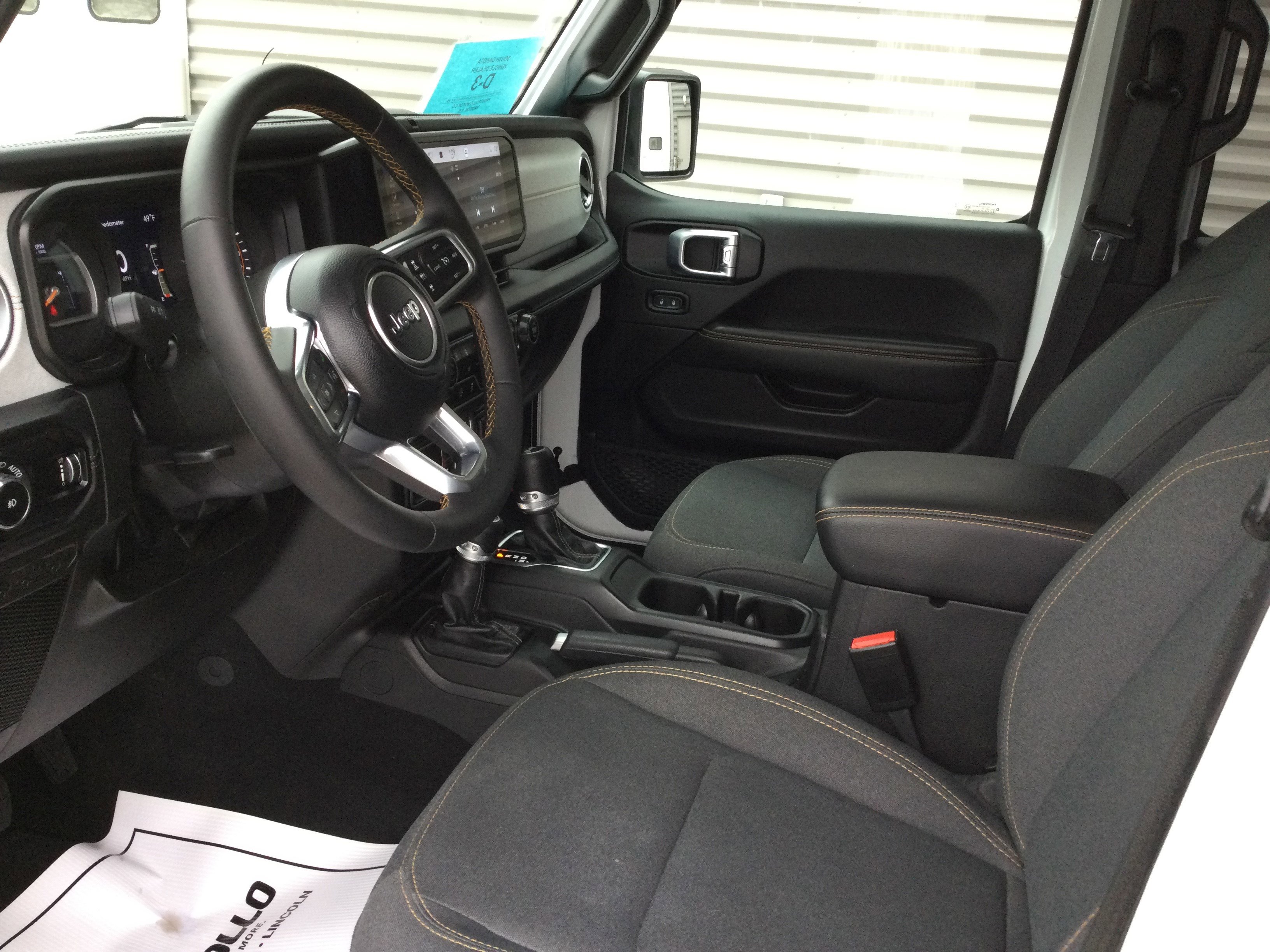 Used 2024 Jeep Wrangler Sahara image 9