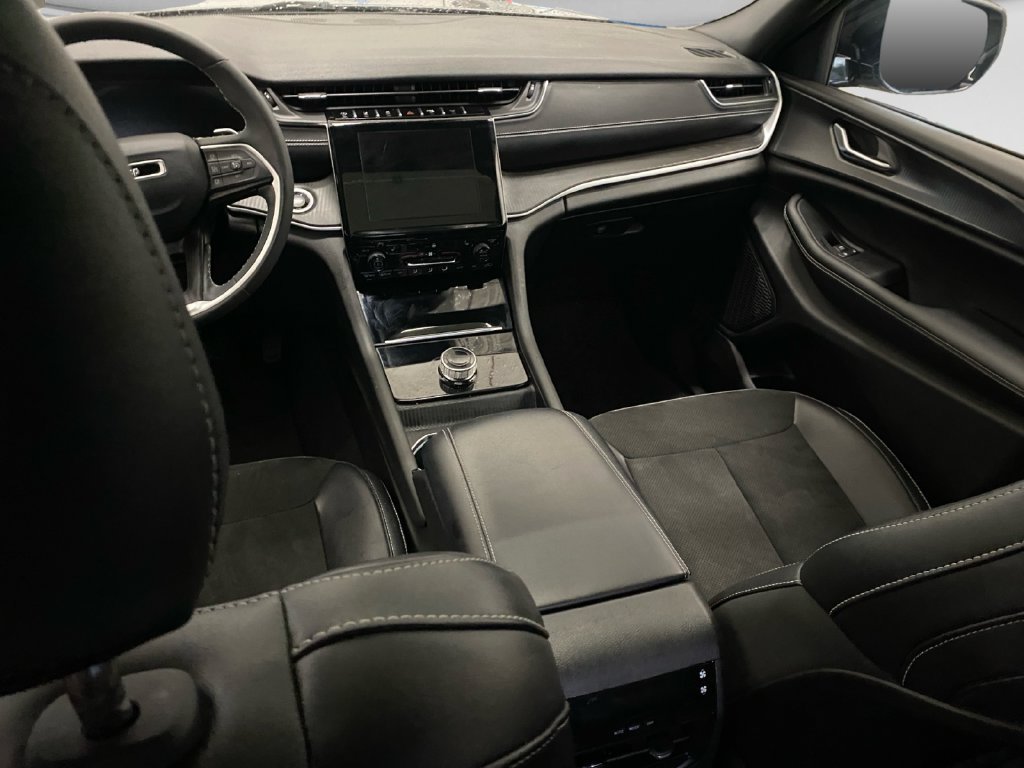 Certified 2023 Jeep Grand Cherokee L Altitude AWD/4WD image 33