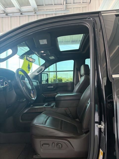 Used 2021 GMC Sierra 2500 Denali w/ Denali Black Diamond Edition AWD/4WD image 6