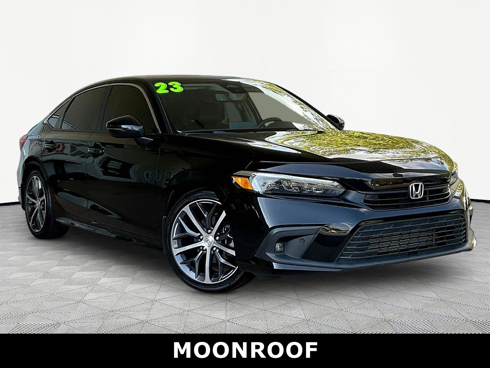Used 2023 Honda Civic Touring image 3