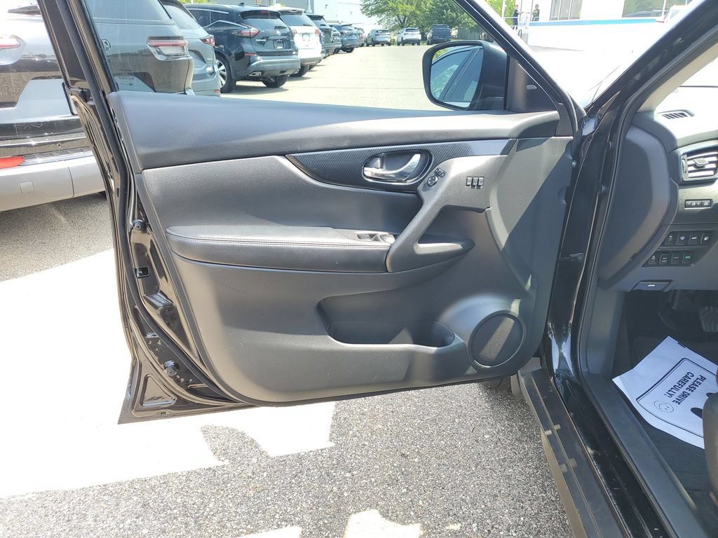Used 2019 Nissan Rogue SL AWD/4WD image 25