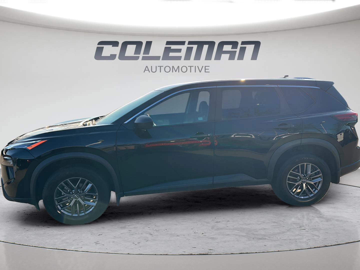 Used 2025 Nissan Rogue S image 11