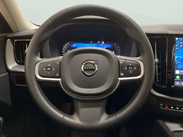 Used 2025 Volvo XC60 B5 Core AWD/4WD image 13
