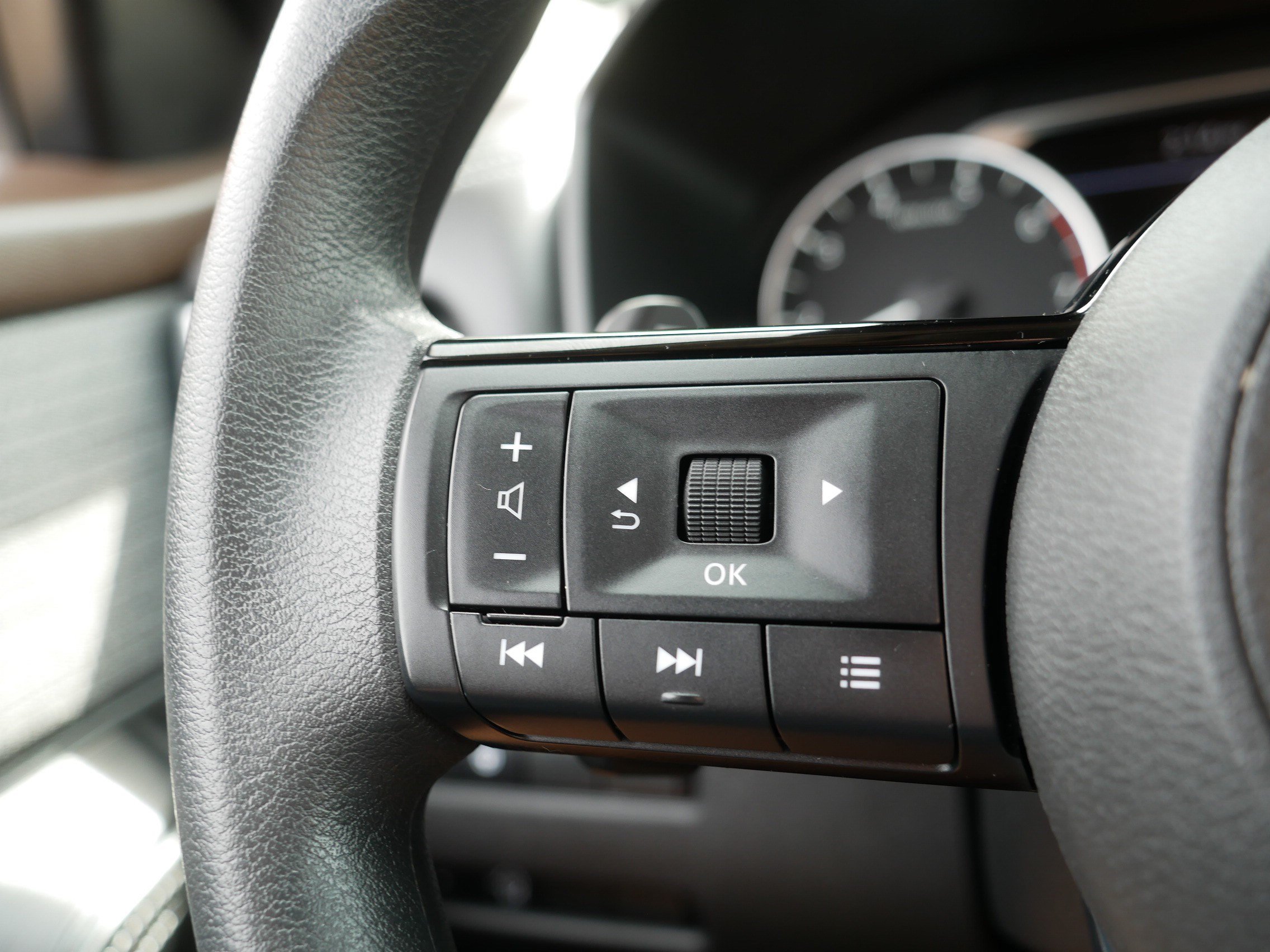 Certified 2023 Nissan Rogue SV AWD/4WD image 28
