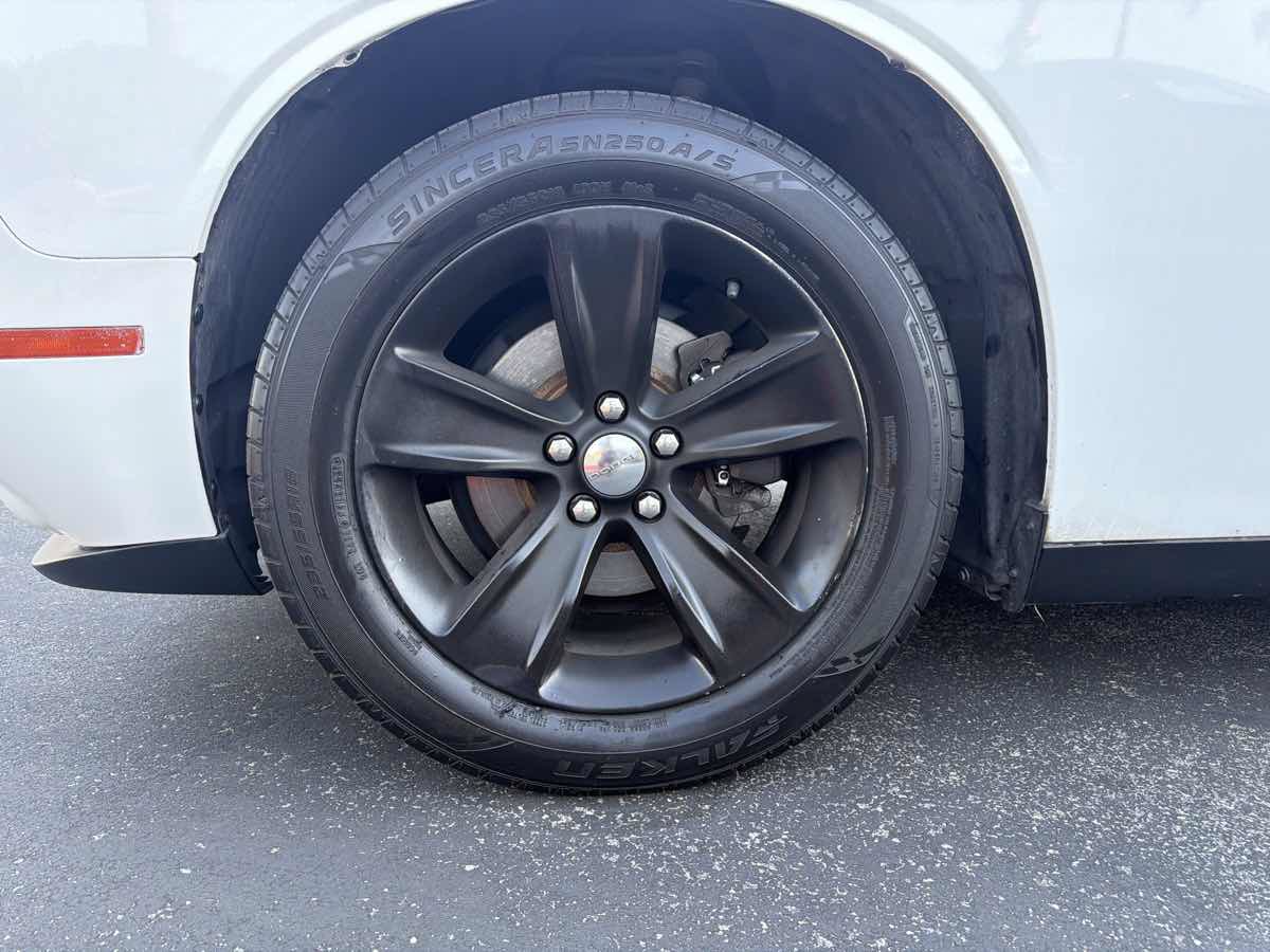 Used 2018 Dodge Challenger SXT RWD image 42
